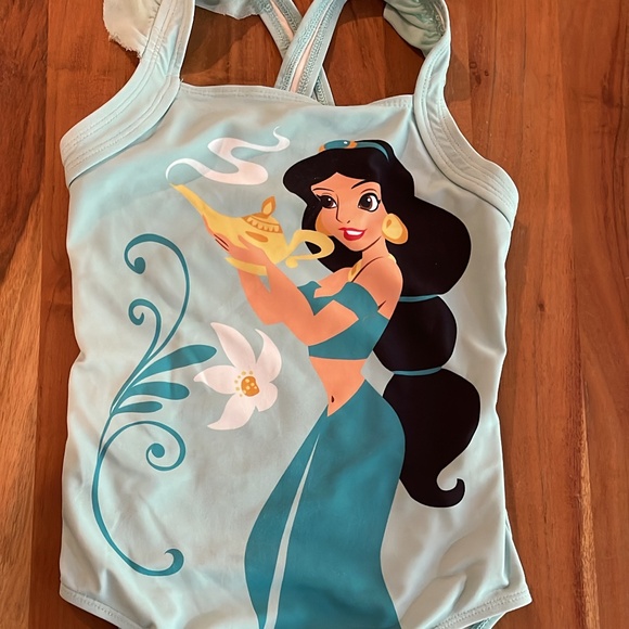 Adorable Jasmine swimsuit - Picture 1 of 2